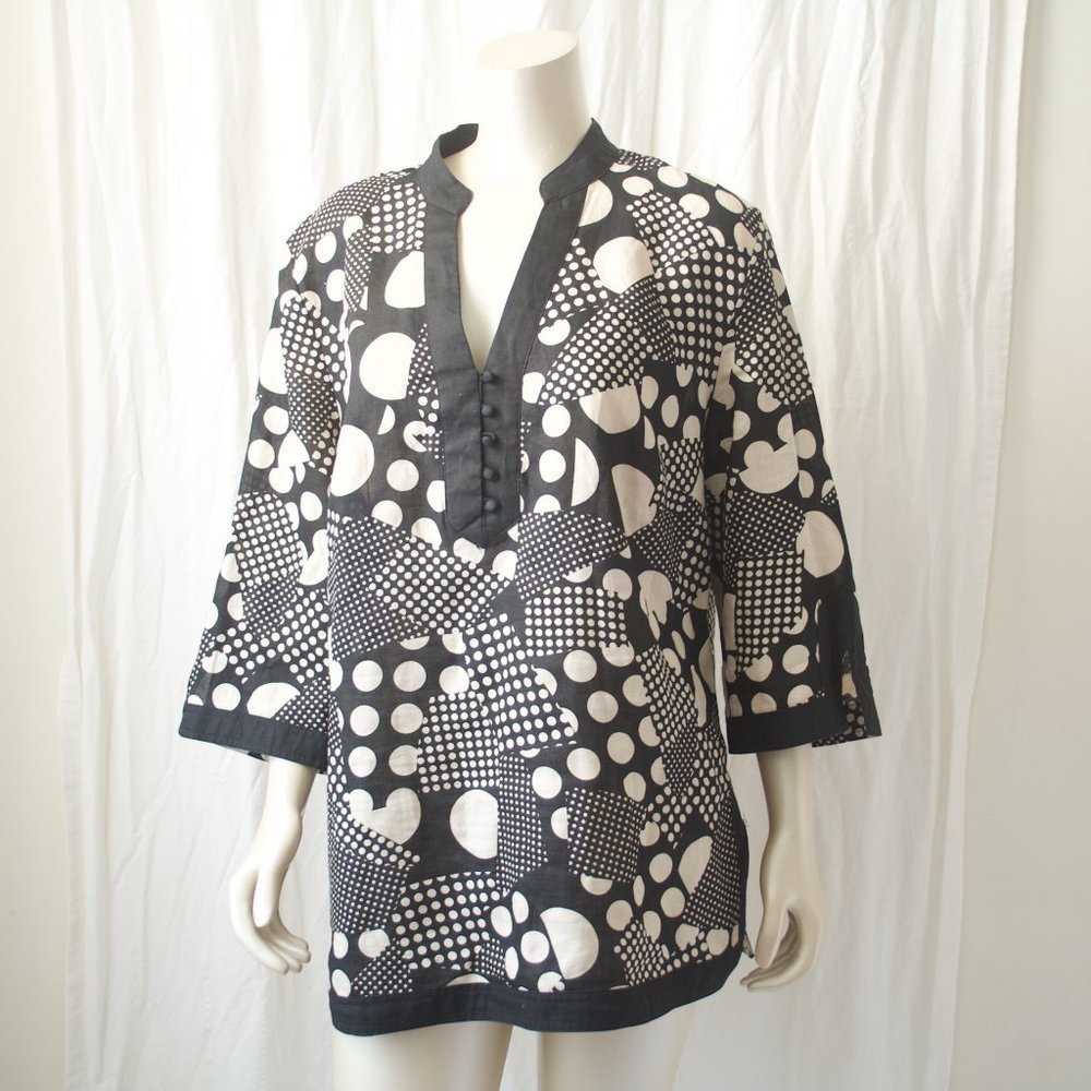 Lilly Stanhope Woman Linen Top Graphic Black & White Pop Yayoi Kusama Vibes - 1X
